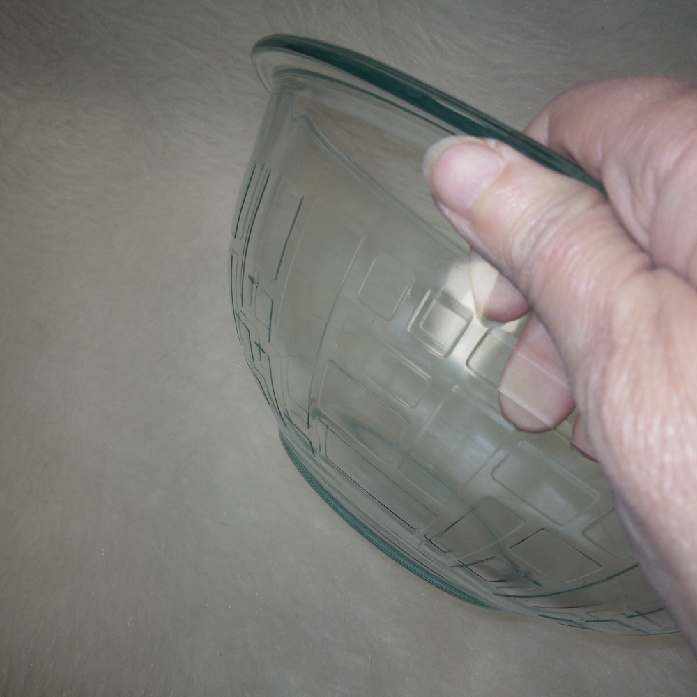 Pyrex Geometric Rectangles 2.5 Quart Clear Mixing Bowl 325 Made In USA.